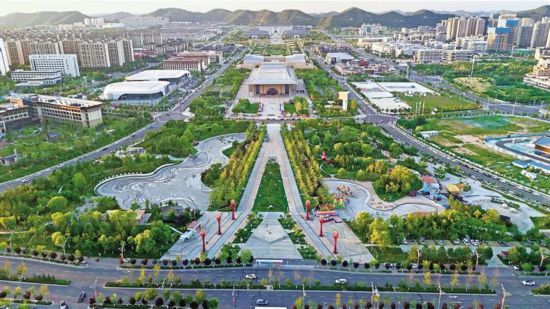 图为8月18日拍摄的延安新区。记者 周恒宇摄