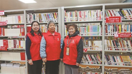 二〇五所社区的银龄志愿者（资料照片）。